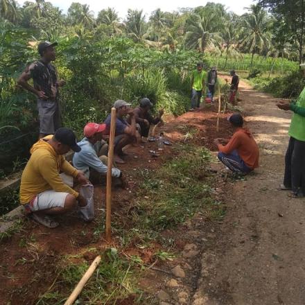 Membangun Desa Lewat Gotong Royong